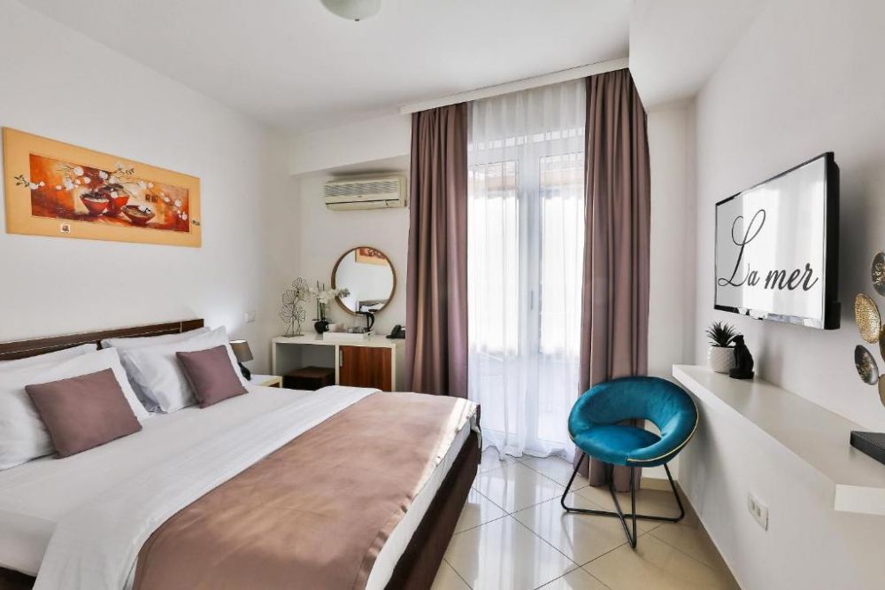 Budget Double Room, La Mer Hotel 4*