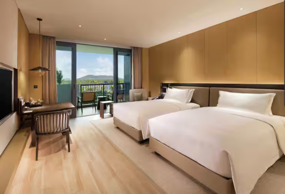 Deluxe/Deluxe Lake View, DoubleTree by Hilton Hainan Xinglong Lakeside 5*