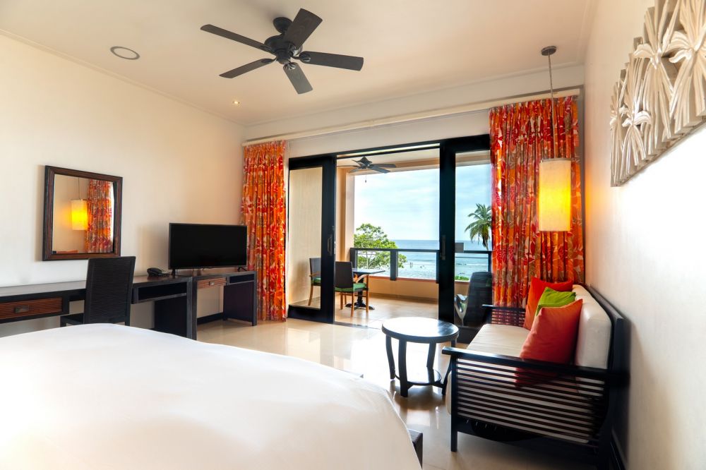 King Grand Deluxe Room With Ocean View, DoubleTree by Hilton Seychelles - Allamanda 4*