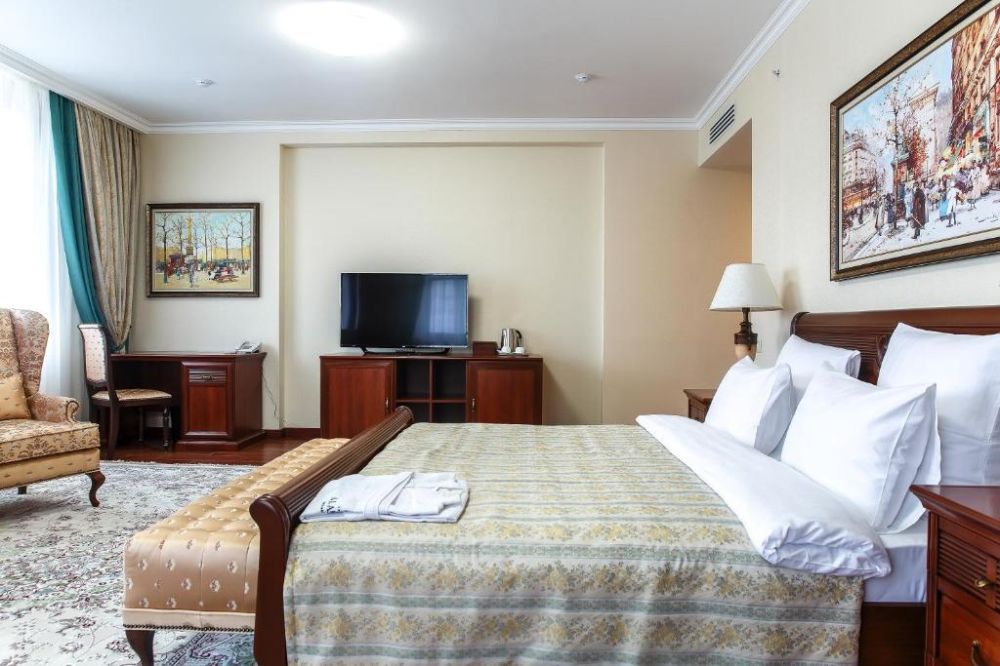 Deluxe, Alanda Hotel & Apartments 4*