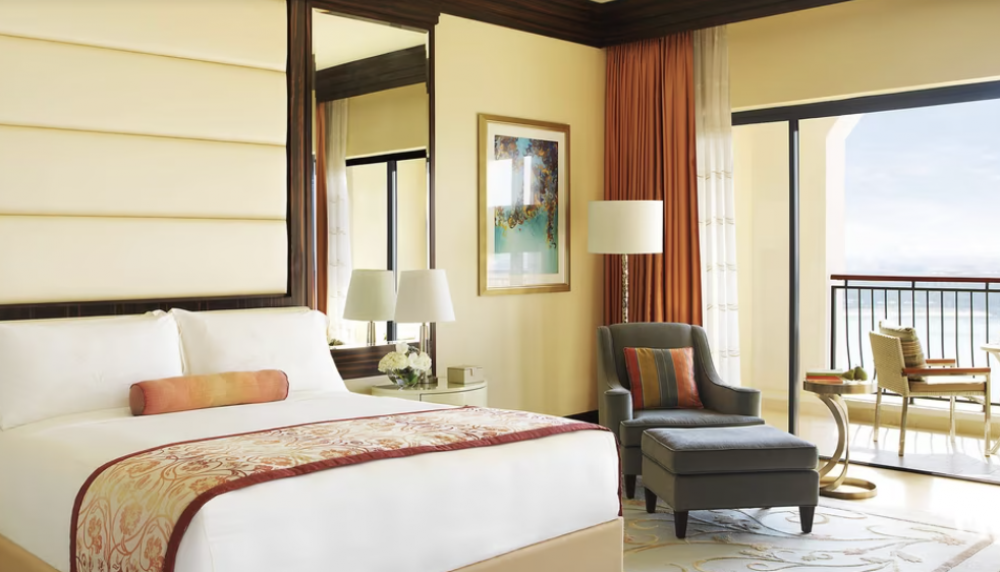 Deluxe Room, The Ritz Carlton Abu Dhabi Grand Canal 5*