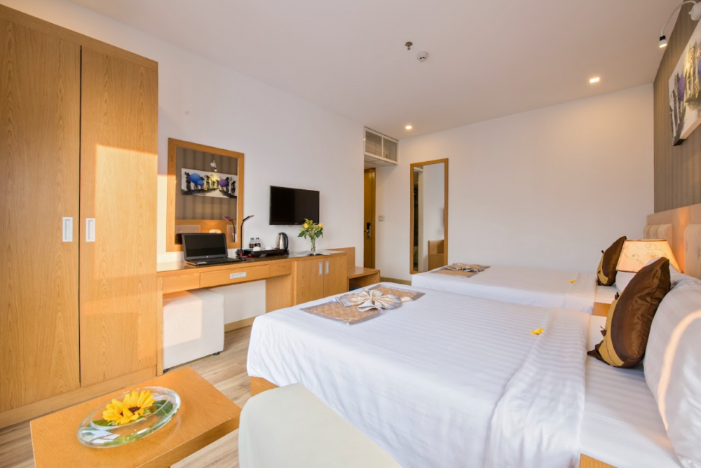 Studio Family, Helios Boutique 3*