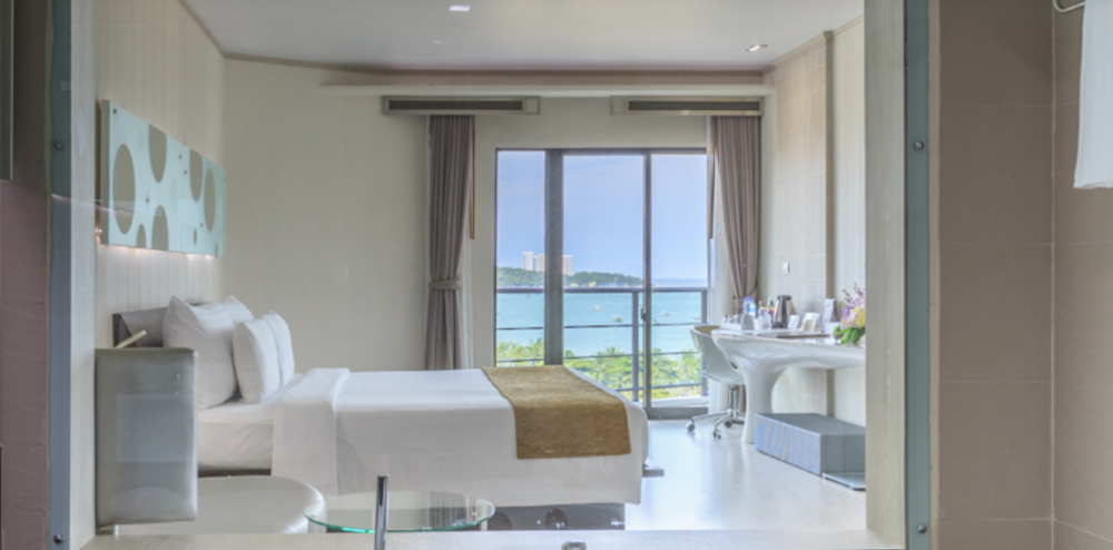 Premier Room Chic Tower, D-Beach Pattaya Discovery Beach Hotel 4*