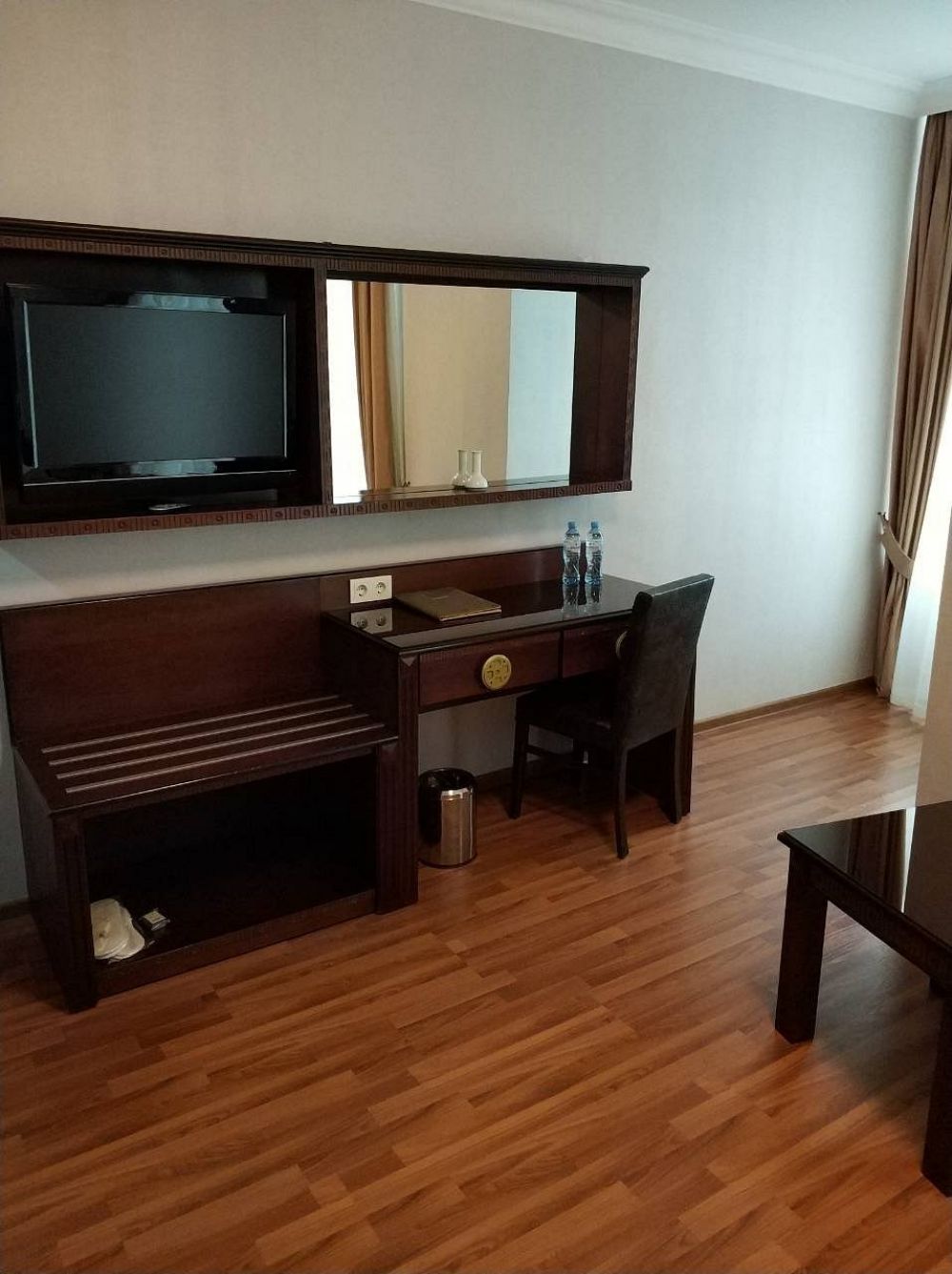 Premium King, Era Palace Batumi 4*