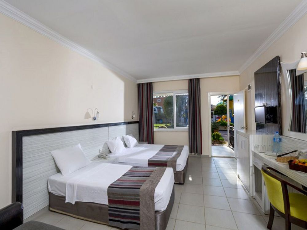 Breeze Garden Room, Mediterranean Breeze Hotel 4*