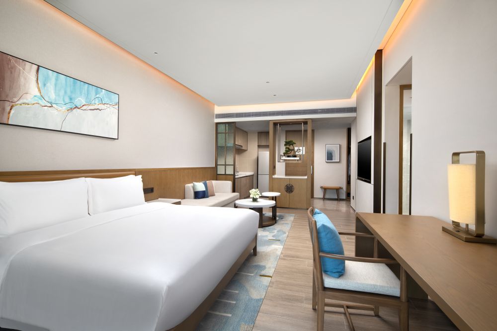 1 King 1 single Bed STE Ocean View, Holiday Inn & Suites Sanya Yalongbay 5*