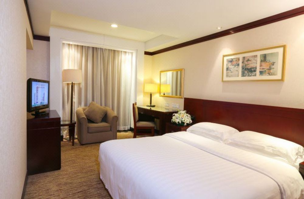 Deluxe, Beijing Poly Plaza Hotel 4*