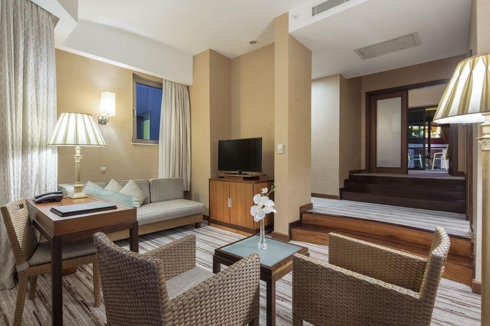 Family Lake House Upper Floor, Rixos Sungate 5*