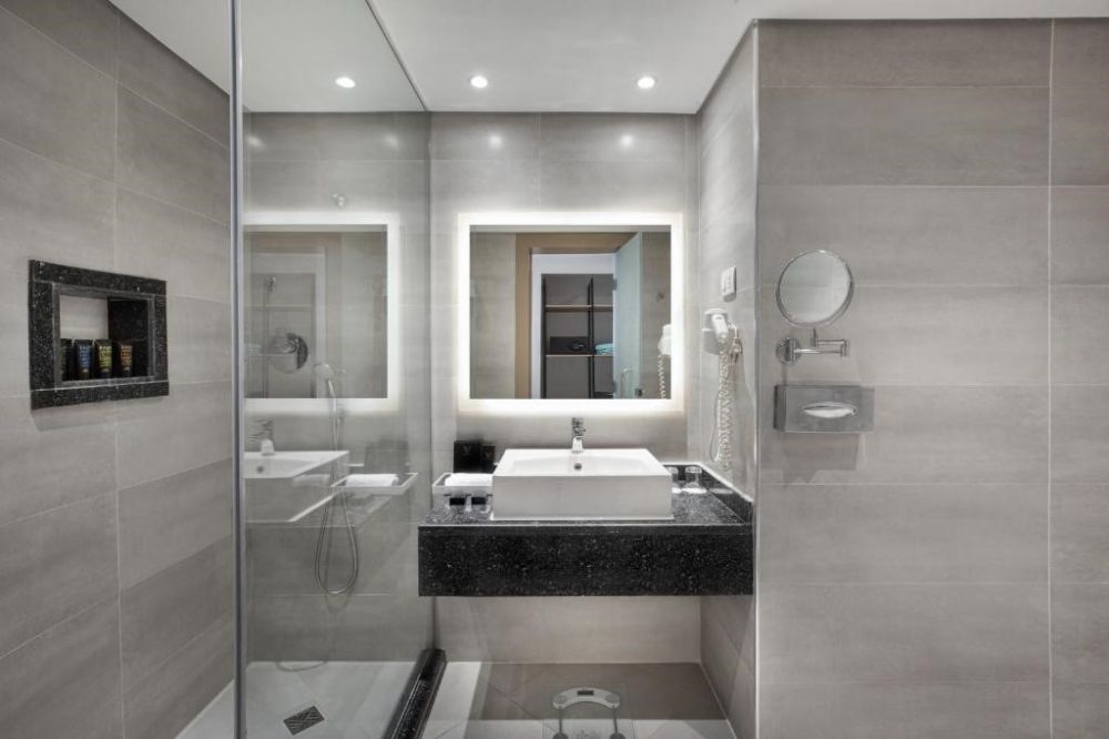 Deluxe Jacuzzi Room Adults Only 16+, The V Luxury Resort 5*