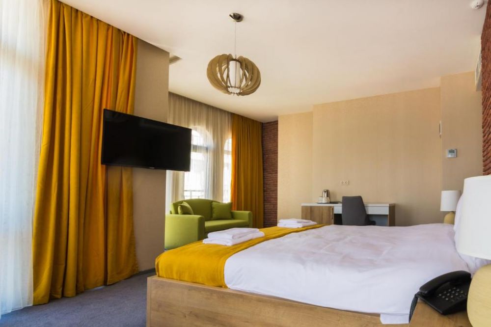 Superior TWIN/ DBL, London 4*