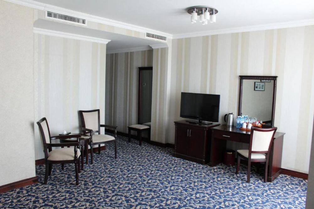 Junior Suite Room, Ramada by Wyndham Baku 5*