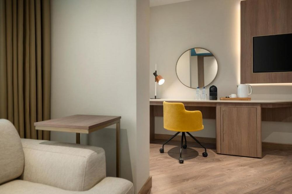 Premium King City View Room, La Quinta by Wyndham Batumi 4*