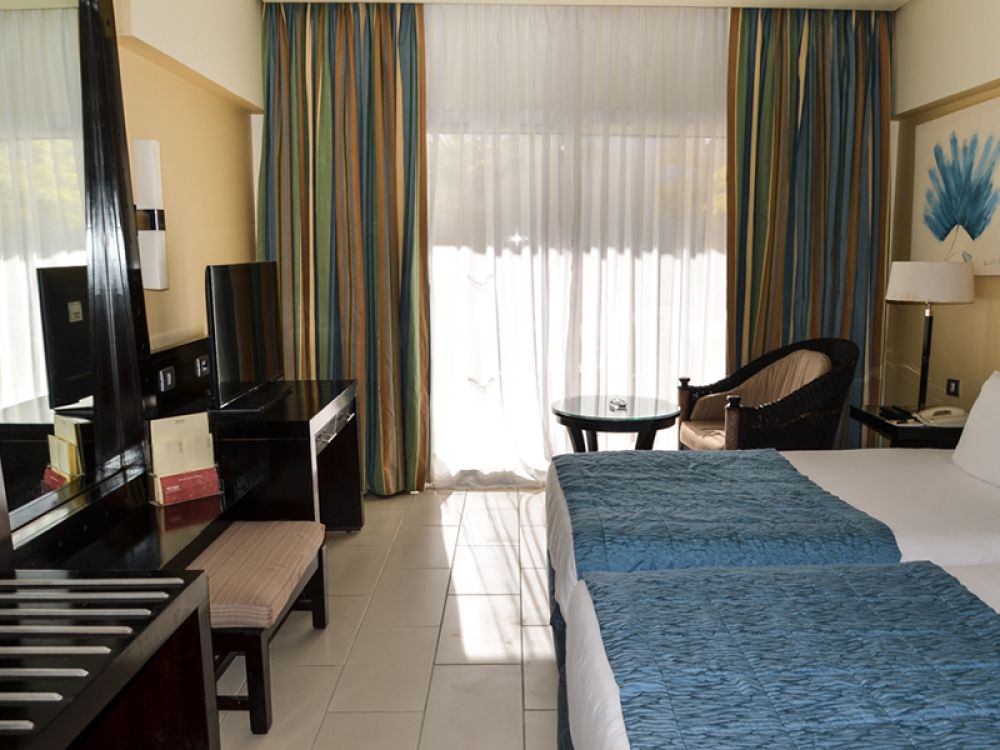 Standard Room, Reef Oasis Blue Bay 5*