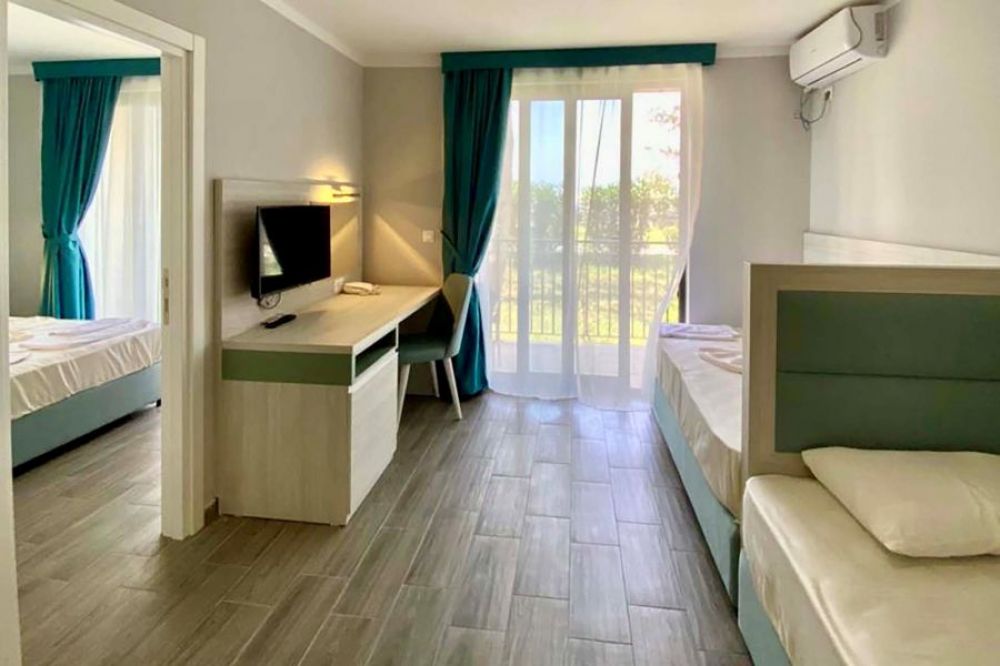 Family APP, Pearl Beach 4*
