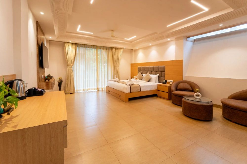 Luxury Couple with jacuzzi bathtub, Grandeur De Sanchi 4*