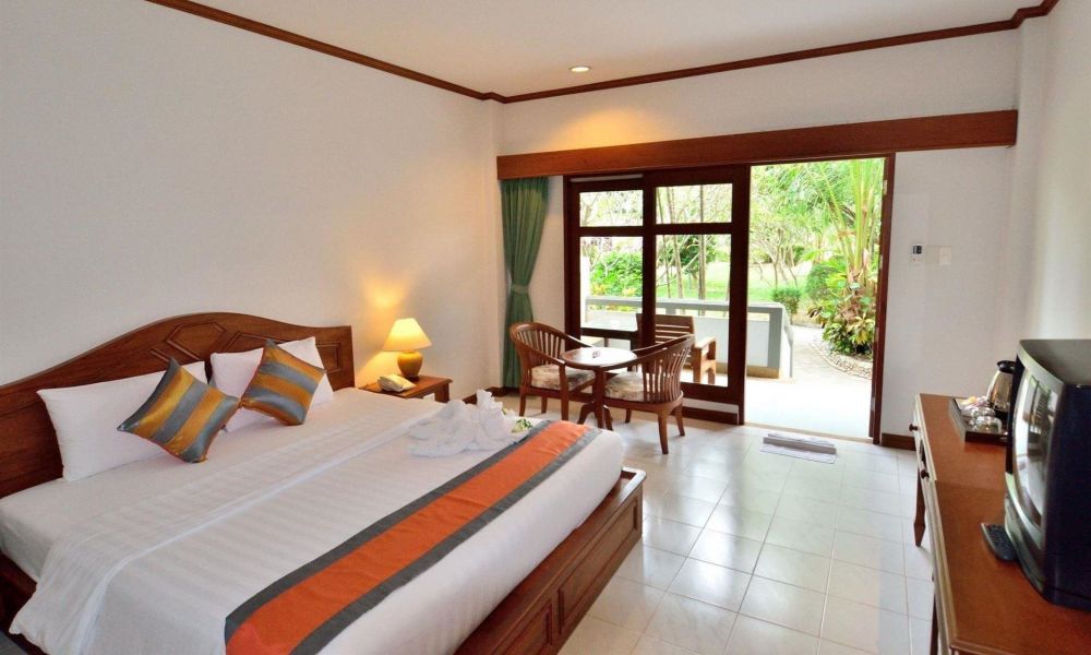 Deluxe Building, First Bungalow Beach Resort 3*