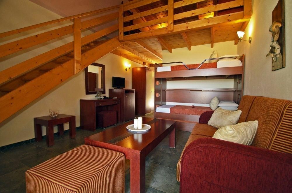 Maisonette Ground Floor, Village Mare 4*