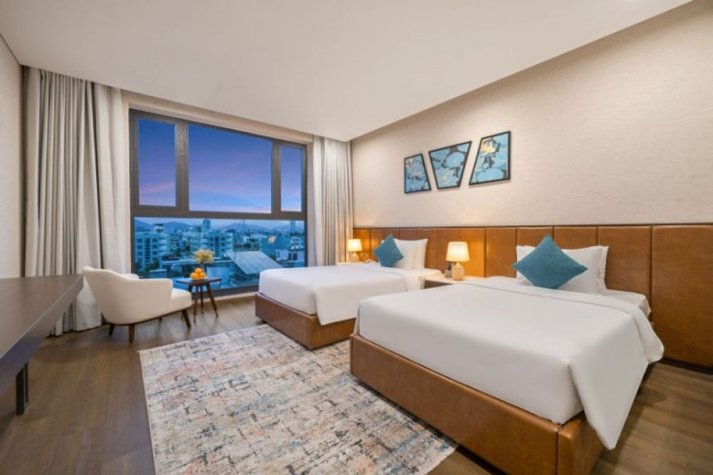 Deluxe City View with Window, Golden Lotus Grand Hotel 4*