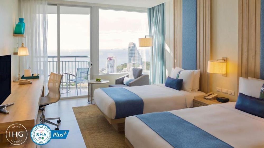 Standard Ocean View | Bay Tower, Holiday Inn Pattaya 5*