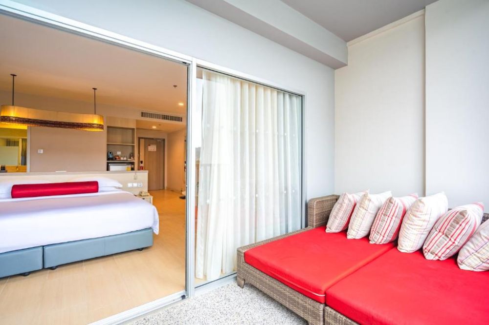 Junior Suite, Ramada Phuket Deevana 4*