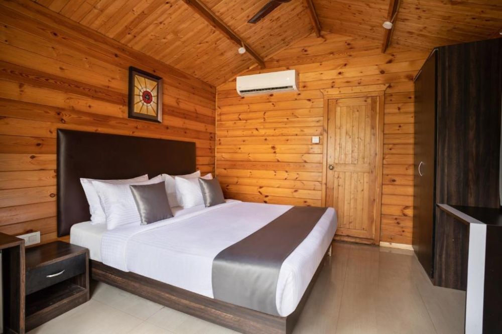 Garden Cottage, Stone Wood Village Resort Morjim 3*