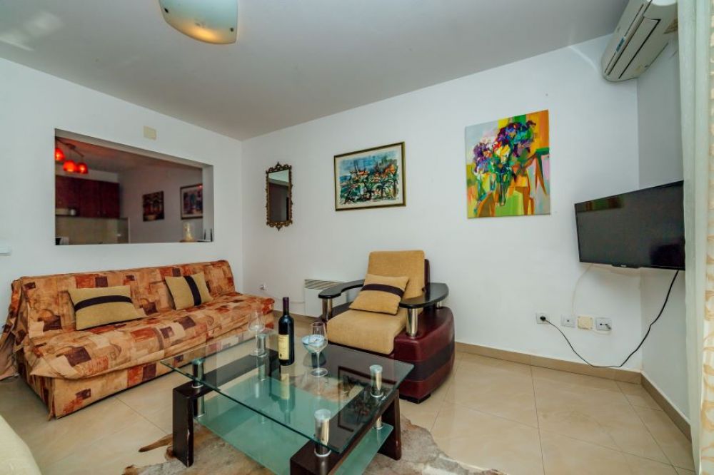 APP 04, Andric Apartments 4*