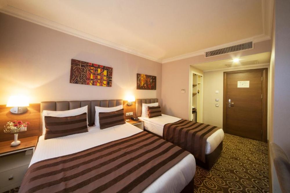 Standard DBL/TRPL, Delta Hotel Istanbul 4*