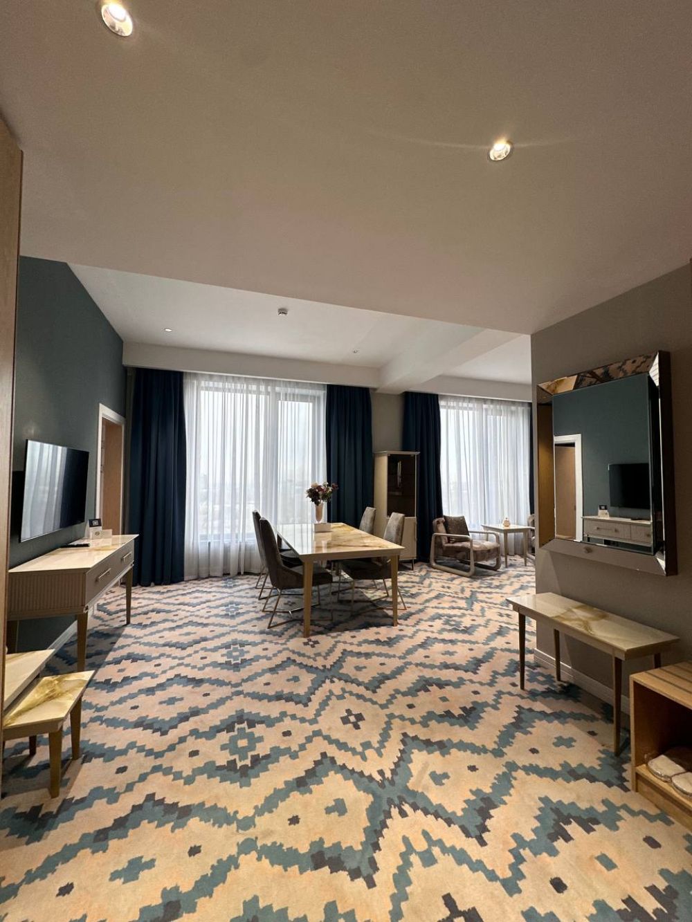 Executive Suite, Park Dedeman Almaty 4*