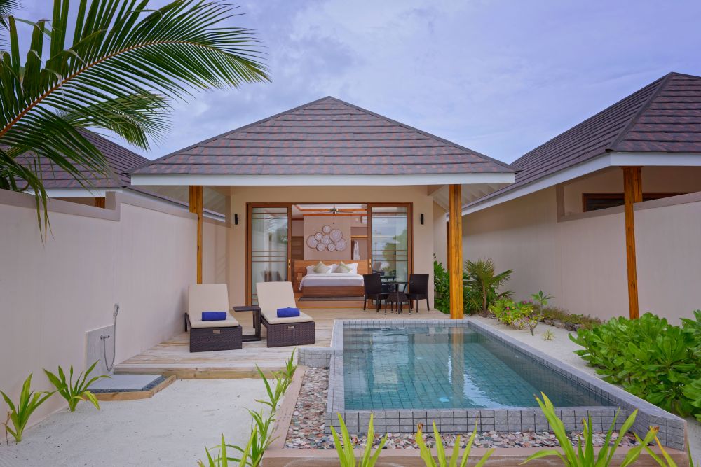 Beach Pool Villa, Brennia Kottefaru 5*