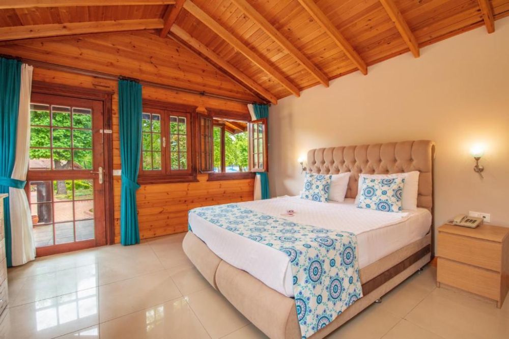 Standard Room Bungalow, The Bay Beach Club 5*