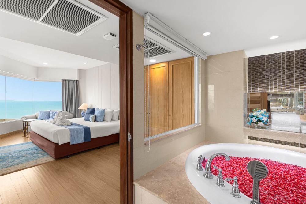 1 Bedroom Diamond Suite, Royal Cliff Beach Hotel 5*