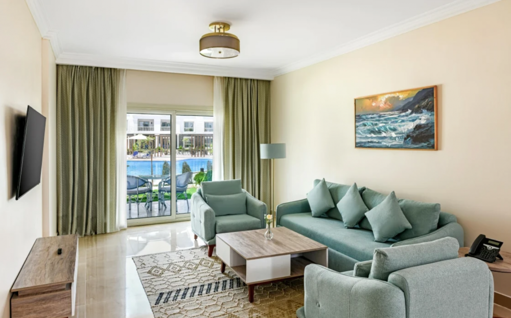 Azur Suite, Azur One Eleven 5*