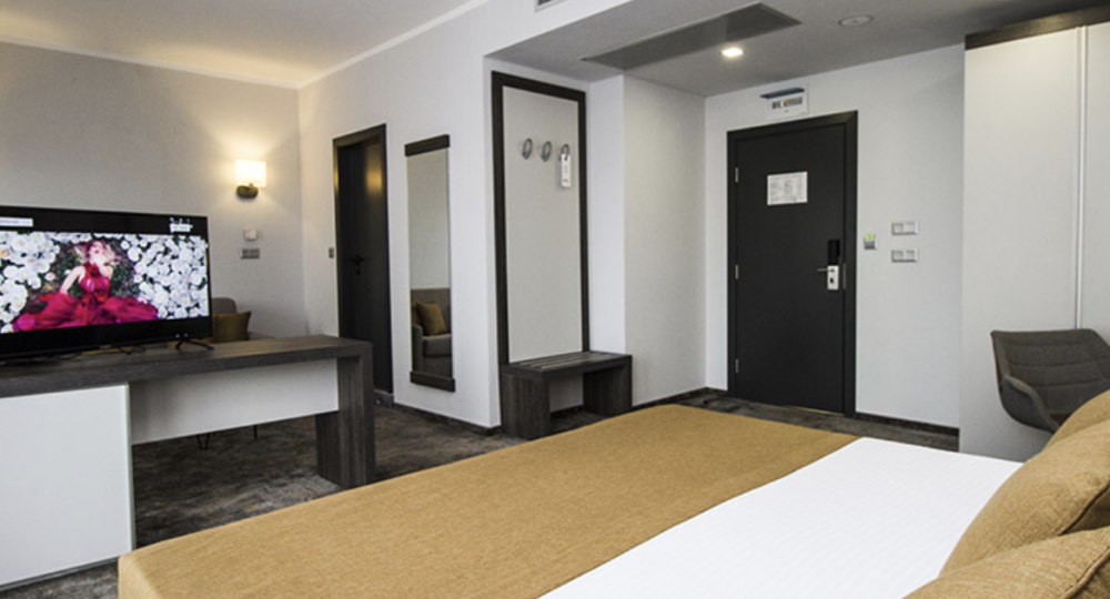 DELUXE, Best Western Plus Premium Inn 4*