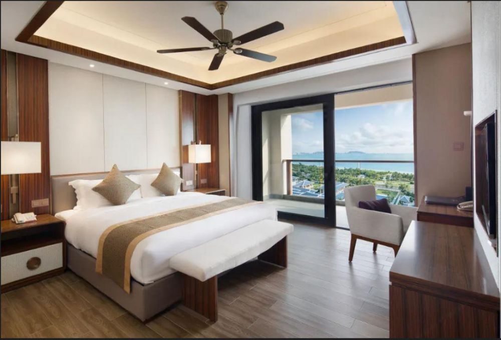 Super Seaview Two-Bedroom Suite, Jinghai Hotel & Resort 5*