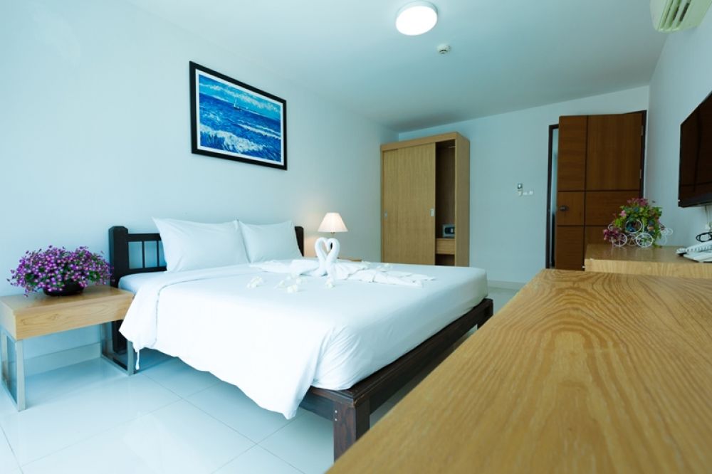 Junior Suite, Neo Hotel 3*