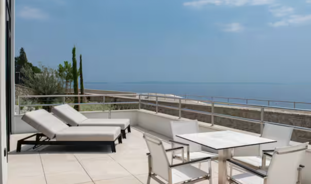 Beach Front Deluxe One Bedroom Villa, Hilton Rijeka Costabella Beach Resort & Spa 5*