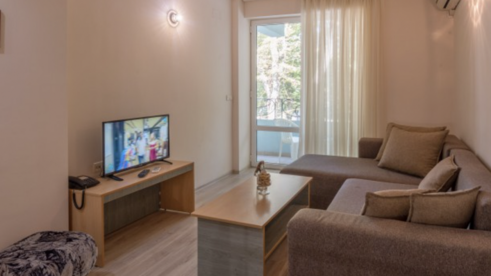 Apartment, Ariana Kiten 3*