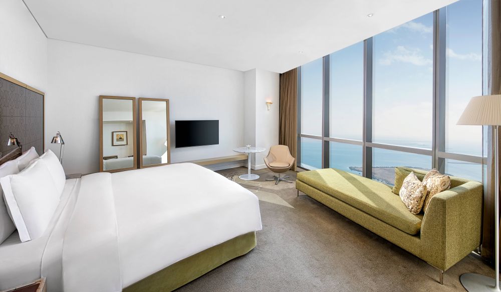 Deluxe Room with Sea View, Conrad Abu Dhabi Etihad Towers 5*