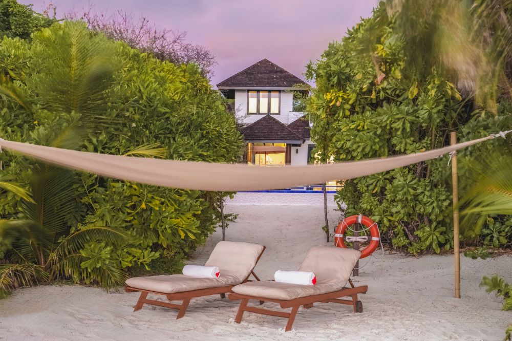 Sunset Beach Residence with Pool, Hideaway Beach Resort Maldives 5*