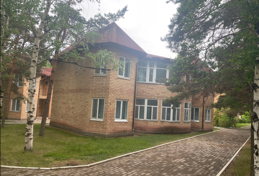 Гостевые дома, розовые дома 4х/6-ти местный, Алтын-Кол 