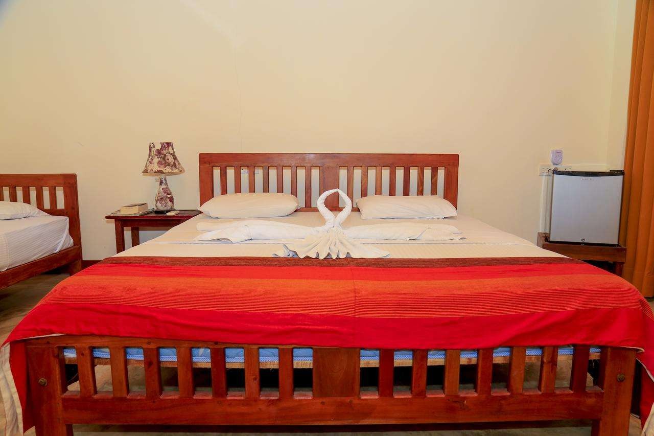 Standard Room, Palm Beach Nilaveli 2*