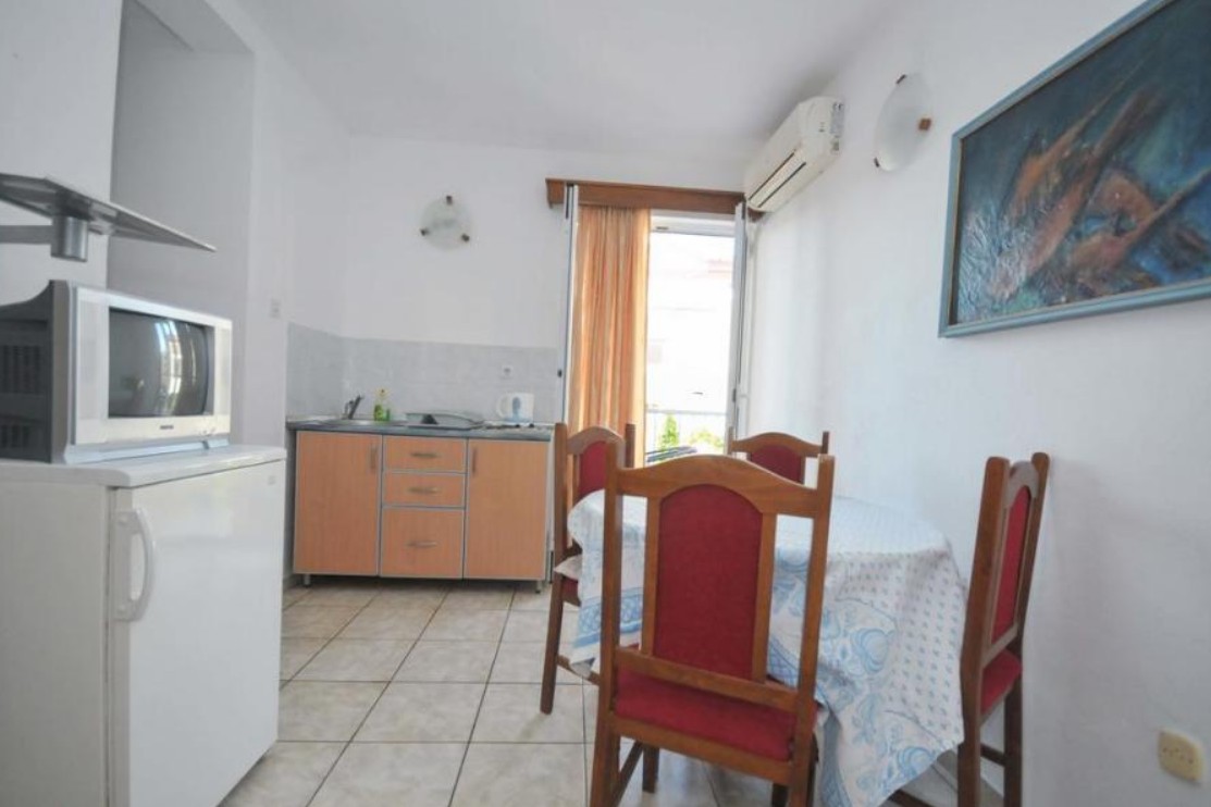 2 Bedroom Apartment 04, Milos 3*