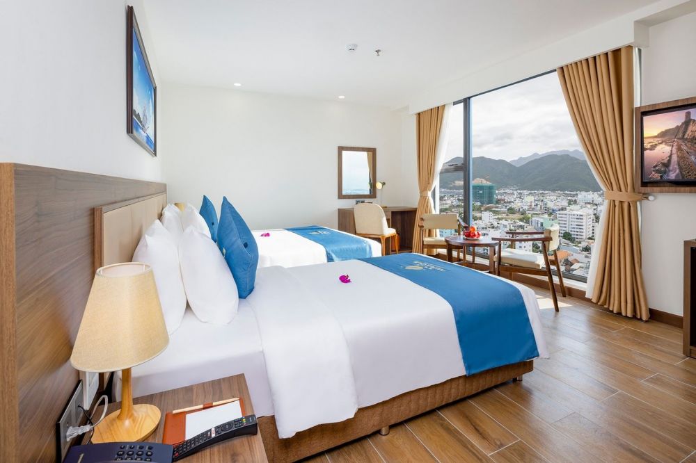 Superior City View, Miracle Luxury Nha Trang 4*