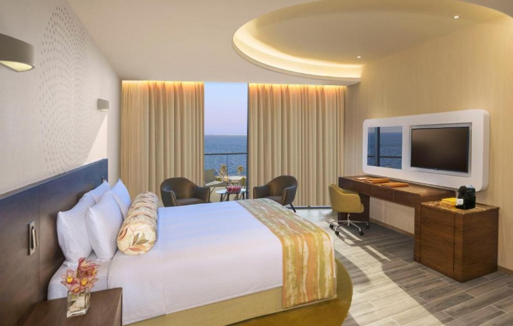 Deluxe One Bedroom Suite Partial Sea View, The Retreat Palm Dubai Mgallery By Sofitel 5*