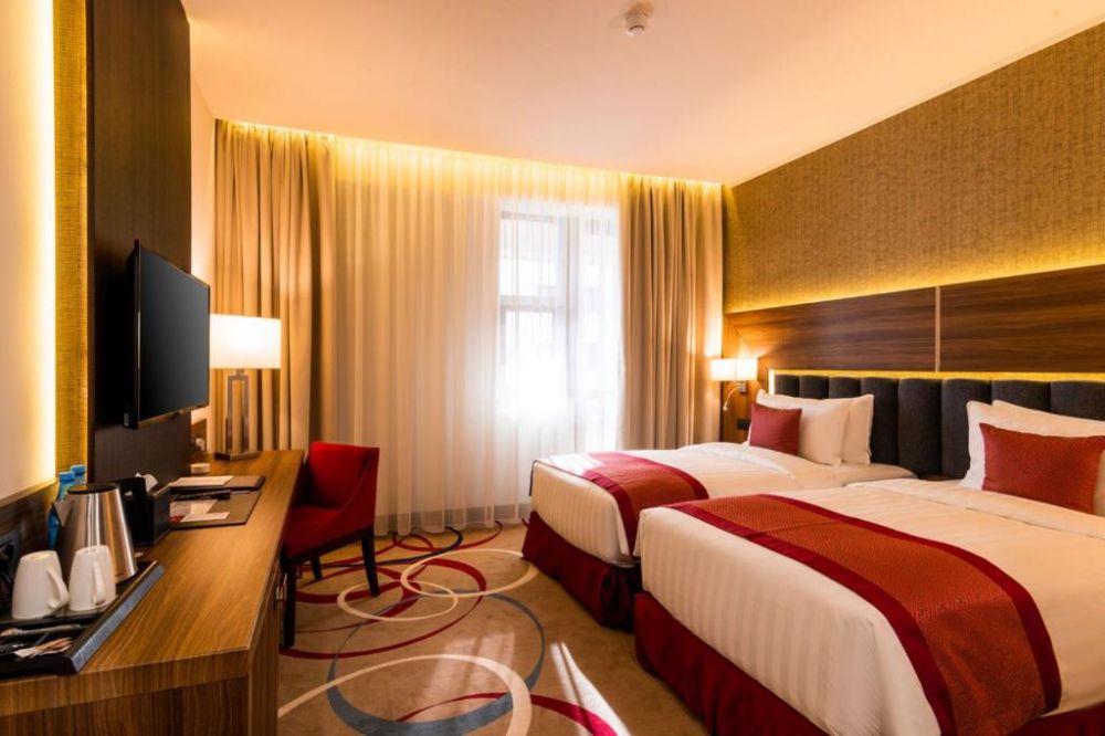 Standard, Ramada Hotel Yerevan 4*