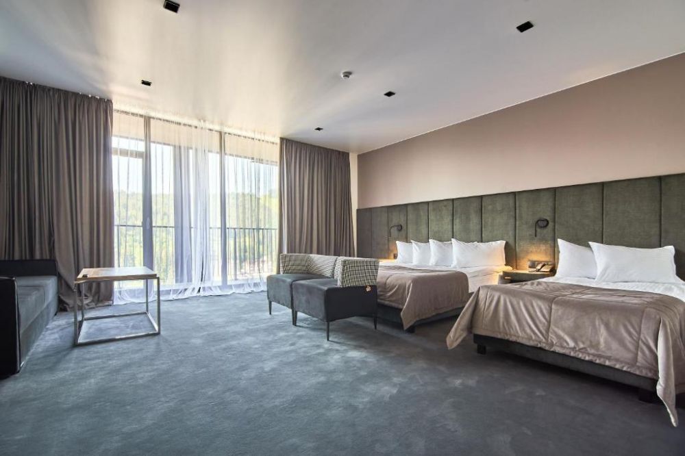 Family Junior Suite Room, Fomich Residence 