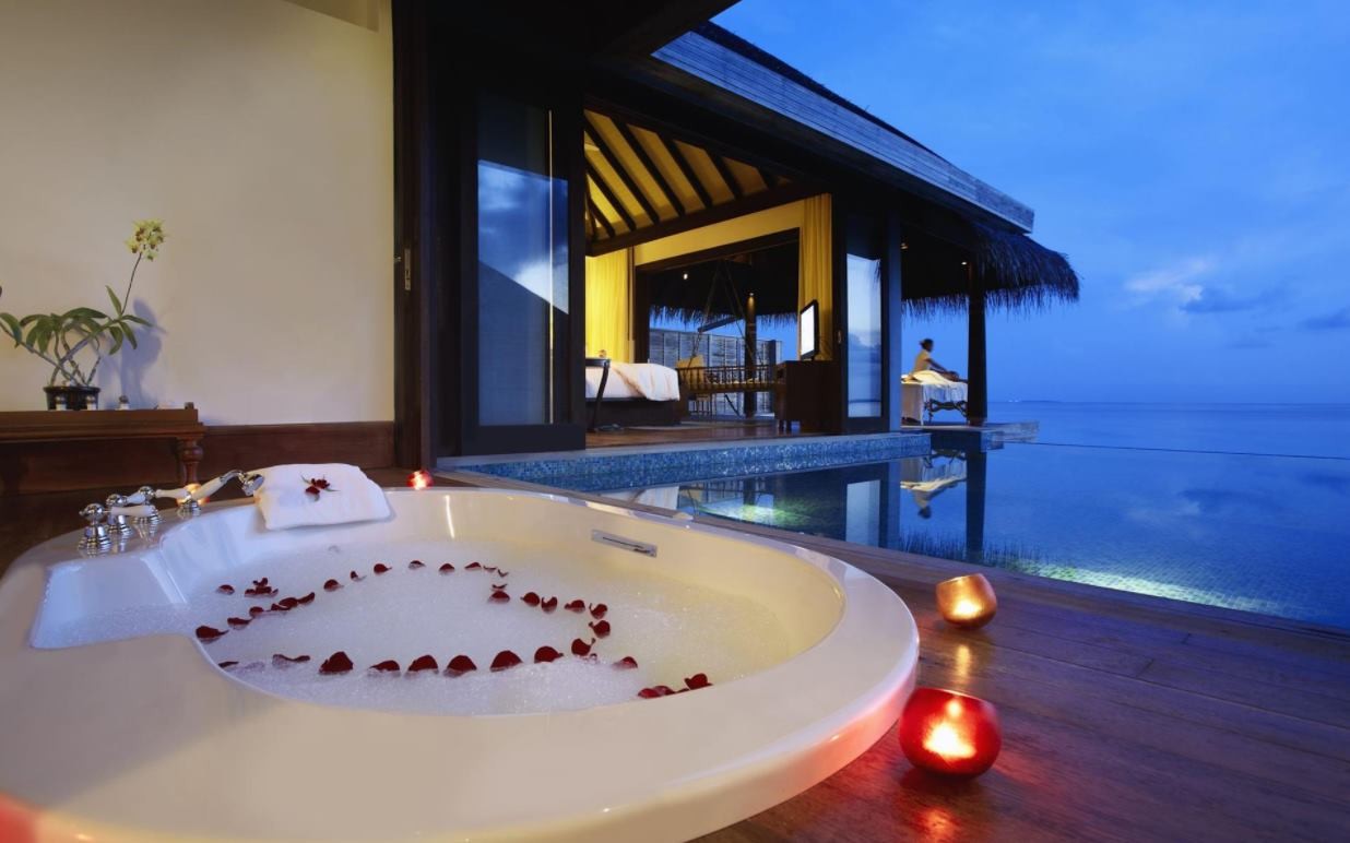 Over Water Pool Villa/Sunset Over Water Pool Villa, Anantara Kihavah Villas 5*