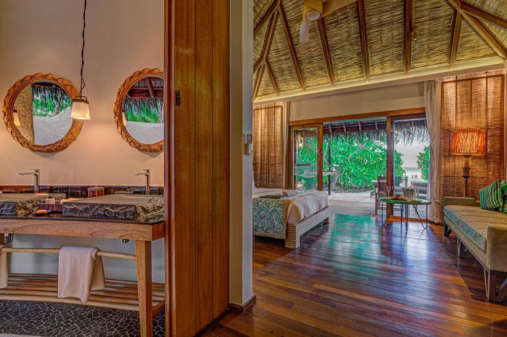 Beach Villa, Constance Moofushi 5*