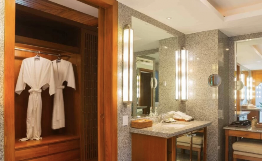 2-Bedroom Ocean View Residence (Villa No. 9), Trisara 5*