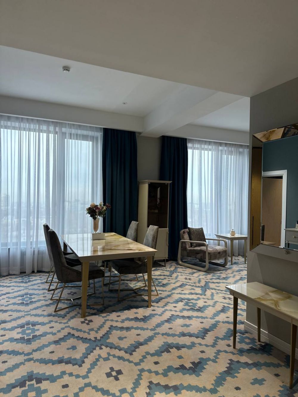 Executive Suite, Park Dedeman Almaty 4*